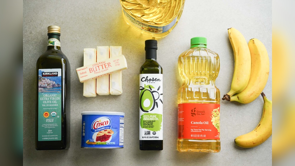 Can You Replace Vegetable Oil With Canola Oil When Baking? Expert Tips