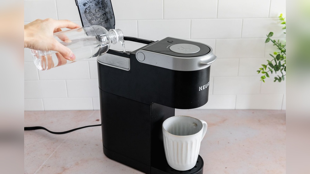 How Do You Clean A Keurig Single Cup Coffee Maker: Easy Steps