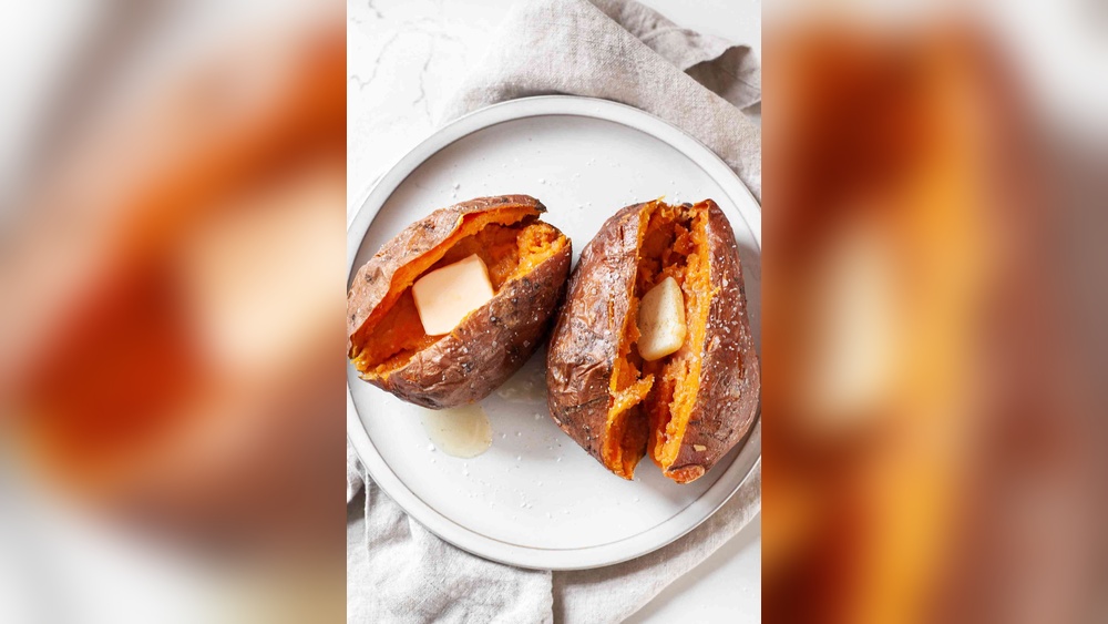 How Do You Cook A Sweet Potato In The Microwave: Quick & Easy Guide