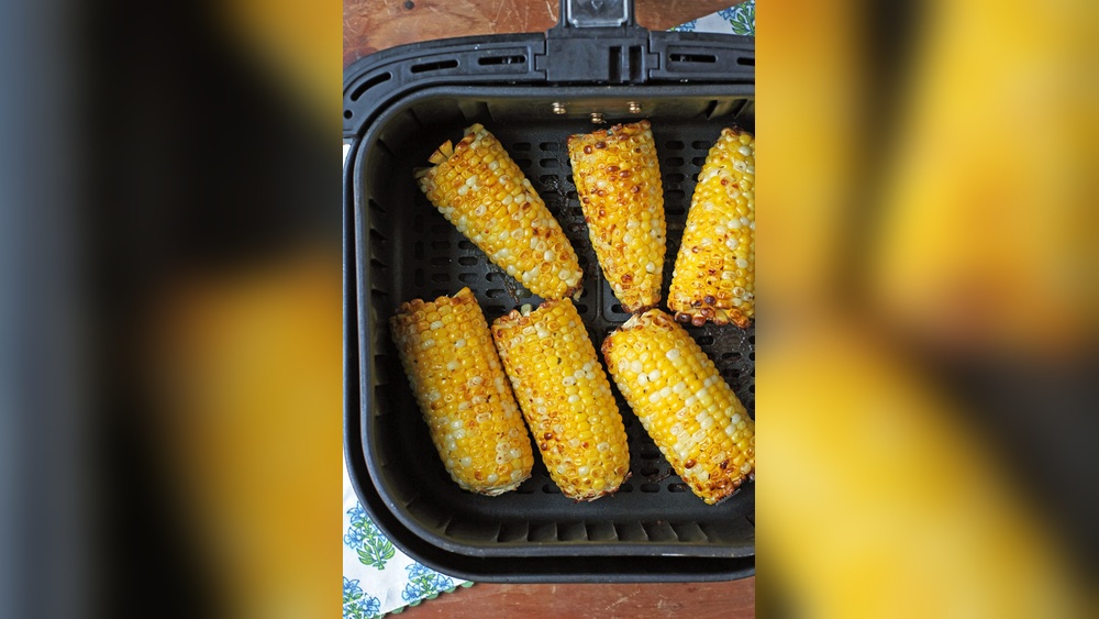 How Do You Cook Corn On The Cob In An Air Fryer: Easy & Crispy Guide