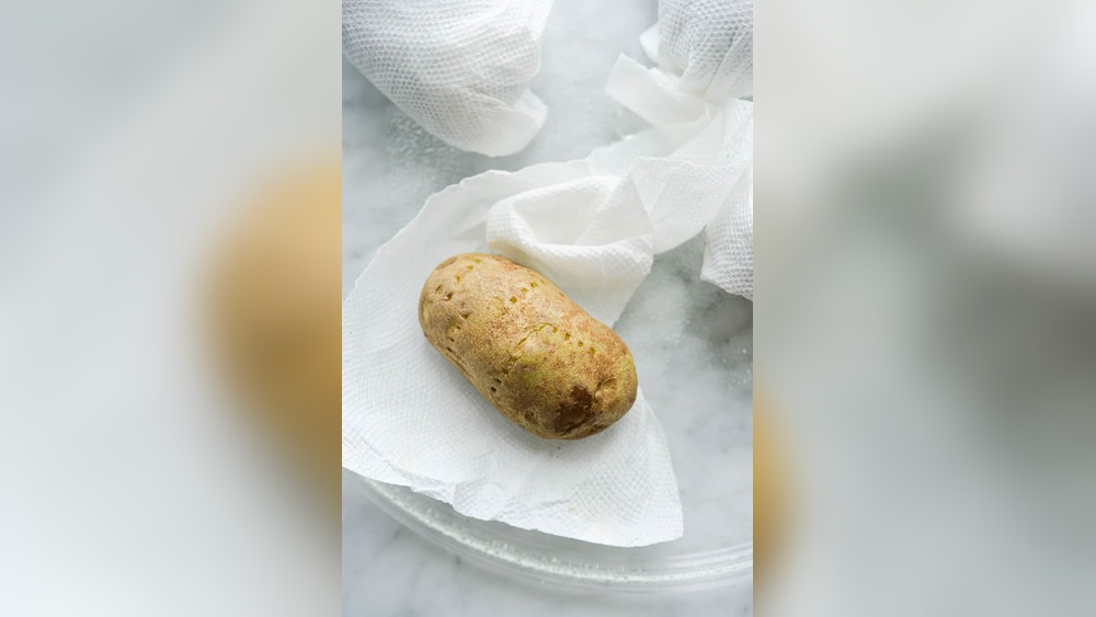 How Long To Microwave A Potato In A Paper Towel: Perfect Time Guide