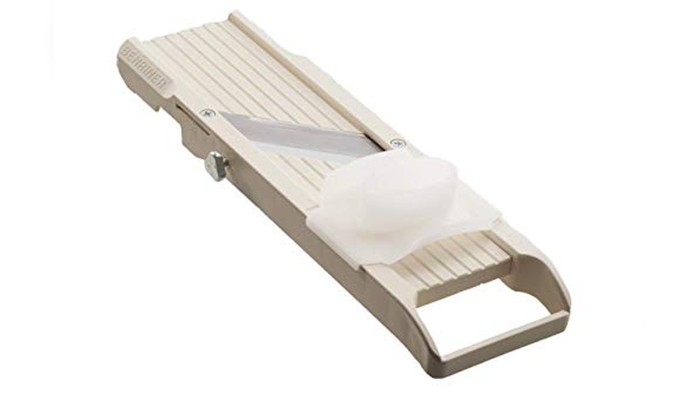 Benriner No. 64 Japanese Mandolin Review: Trusted Vegetable Slicer