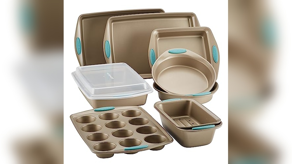 Rachael Ray Cucina Bakeware Set, Cupcake Pan Review & Guide