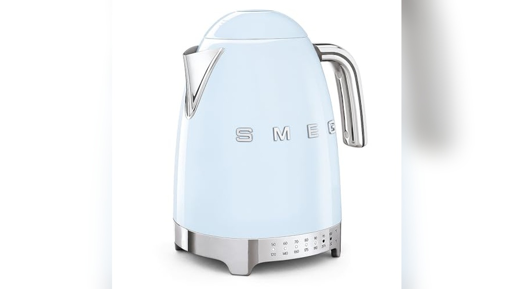 SMEG Variable Temp Electric Kettle Review: Fast, Stylish & Safe